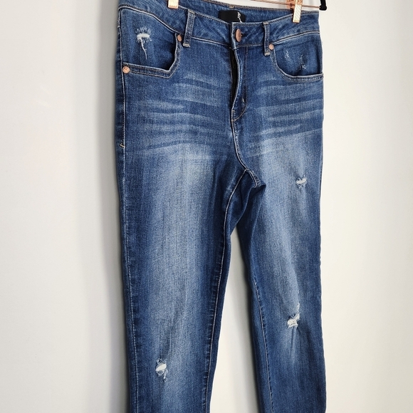 1822 Denim Women's Size 10 Raw Ankle Distressed Stretch Blue Jeans - Picture 2 of 10